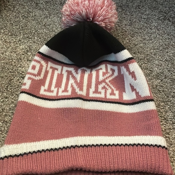 Pink Nation beanie VS fashion show
limited edition - Picture 3 of 6